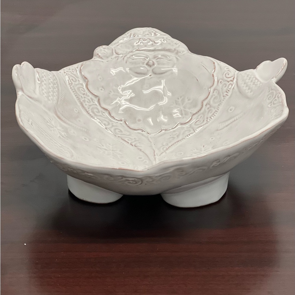 Rare Bellezza Holiday by Vietri 9" Round Santa Serving Bowl